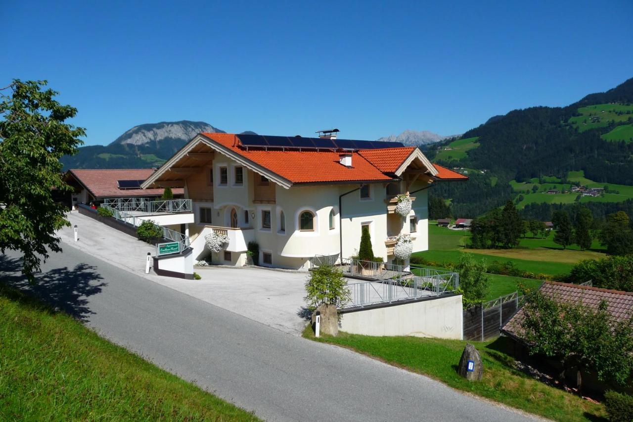 Landhaus Manzl ฮอพฟ์การ์เทน อิม บริกเซนทัล ภายนอก รูปภาพ